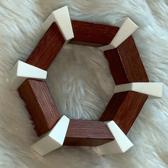 Vintage unique stretch wood bangle bracelet - Picture 10 of 12